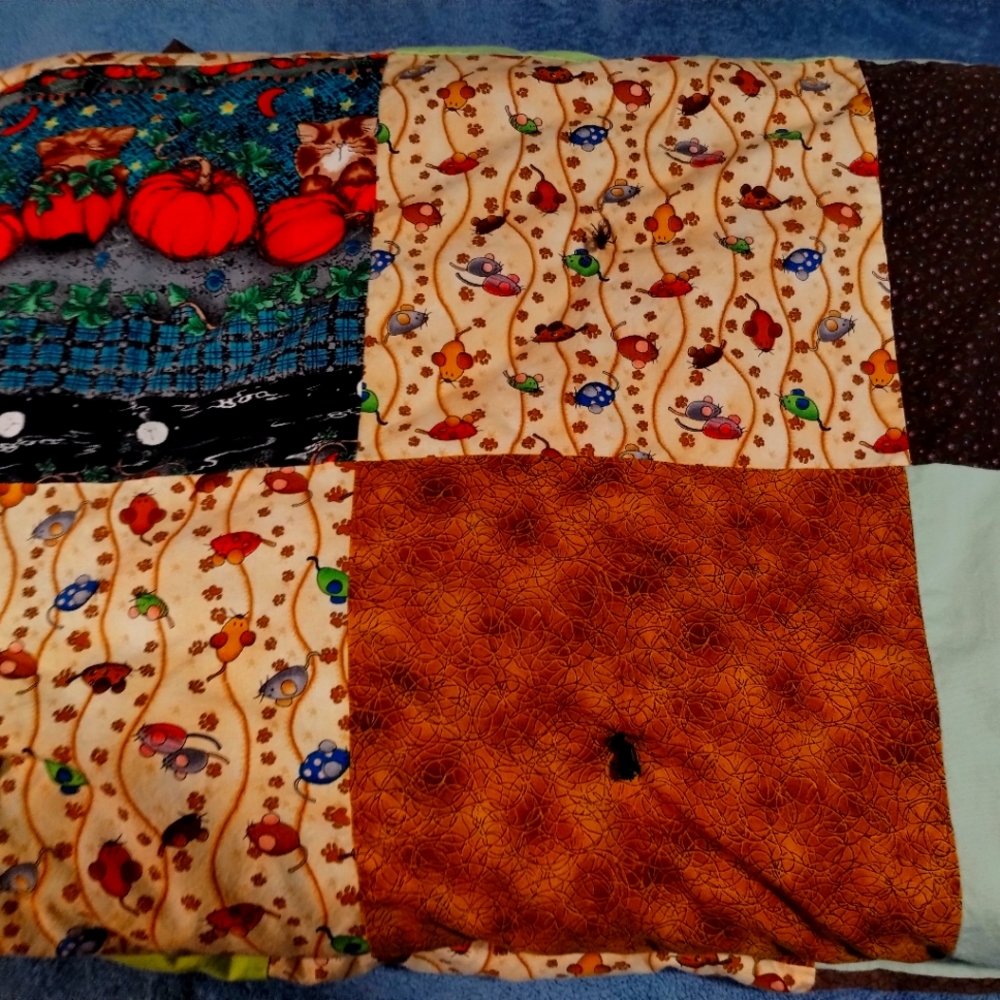 Twin size handmade patchwork quilt 74" by54.5"